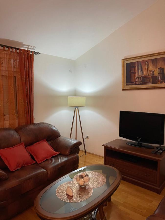 Aquarium Apartment Kotor Exterior photo